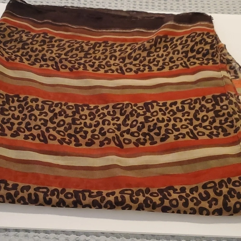 2 Chic Cheetah Print Oblong Scarf
